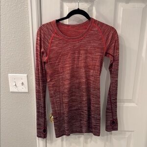 Lululemon Women's Red Ombré Long Sleeve Workout Top Size 6